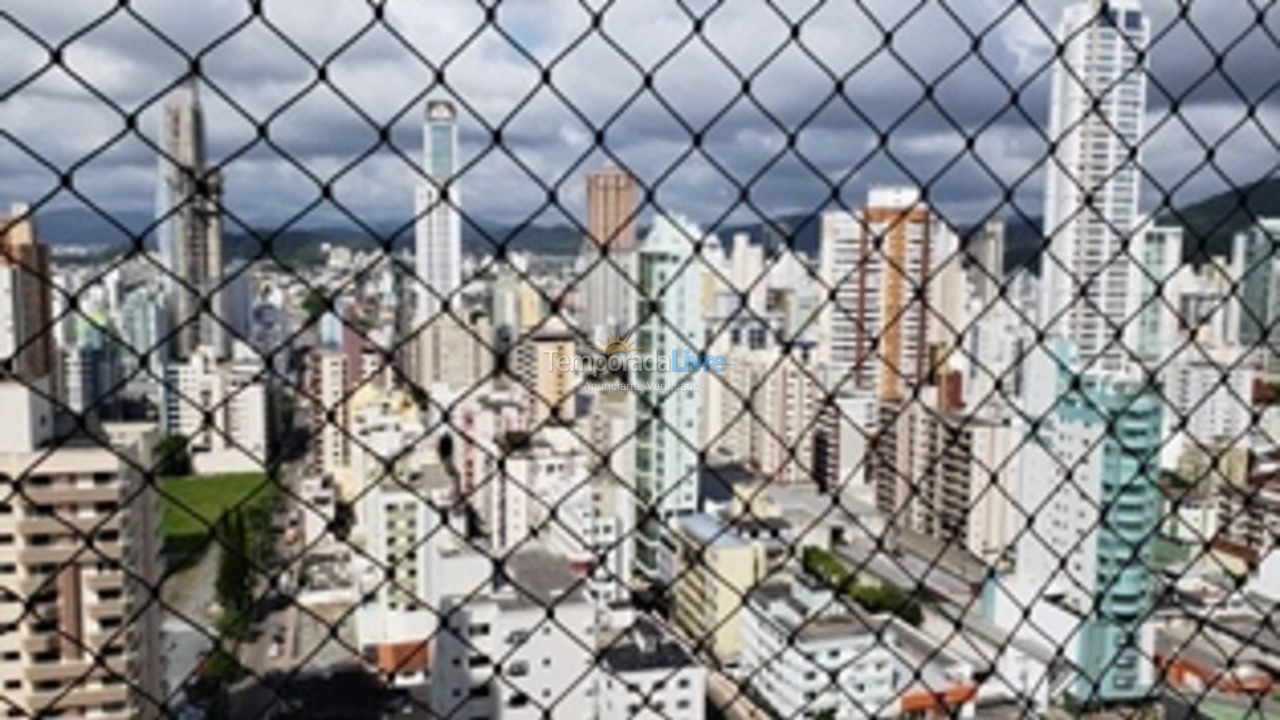 Apartamento para aluguel de temporada em Balneário Camboriú (Praia Central)
