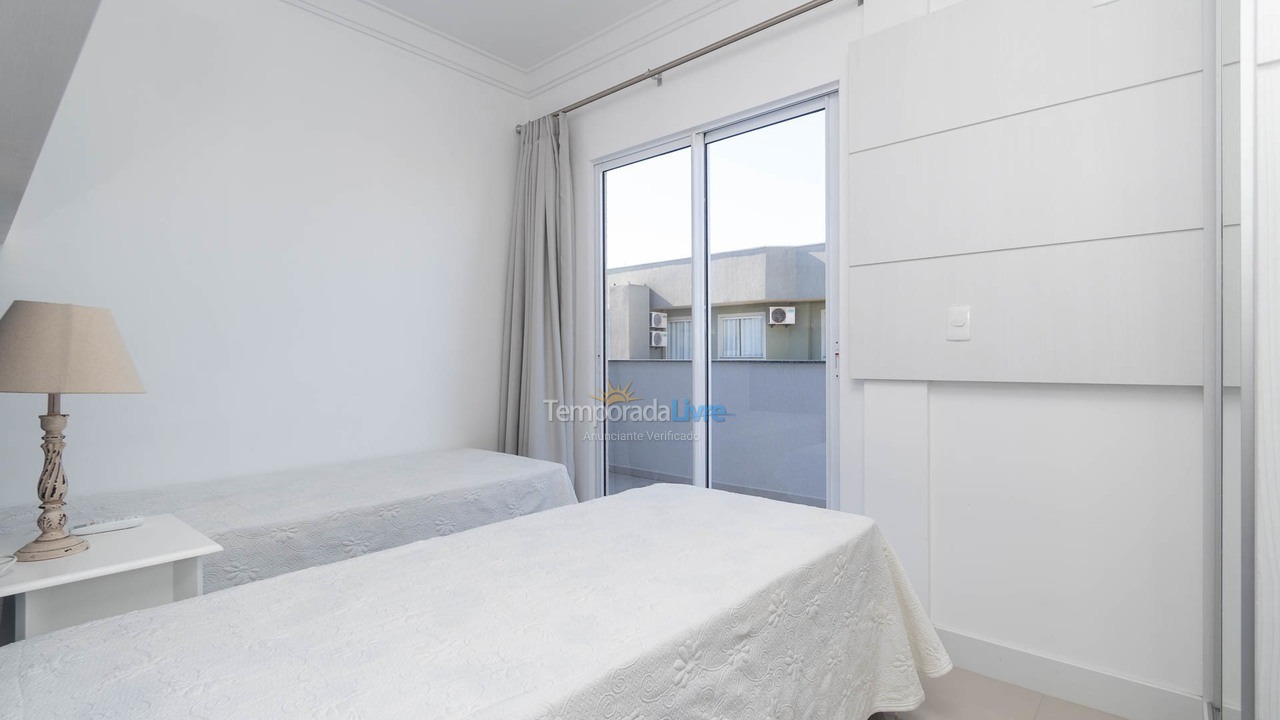 Apartment for vacation rental in Bombinhas (Praia de Bombinhas)