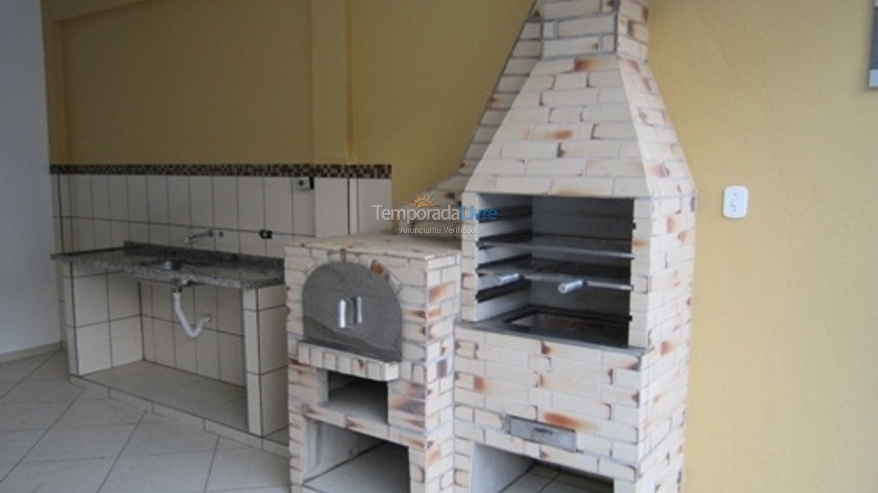 Casa para aluguel de temporada em Ubatuba (Enseada)