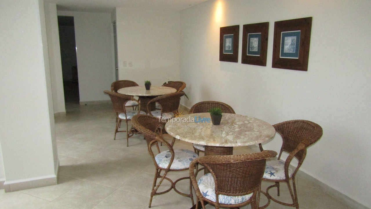 Apartamento para aluguel de temporada em Itapema (Meia Praia)