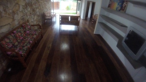 House with pool 50 meters from Maranduba Beach - 10 to 30 people