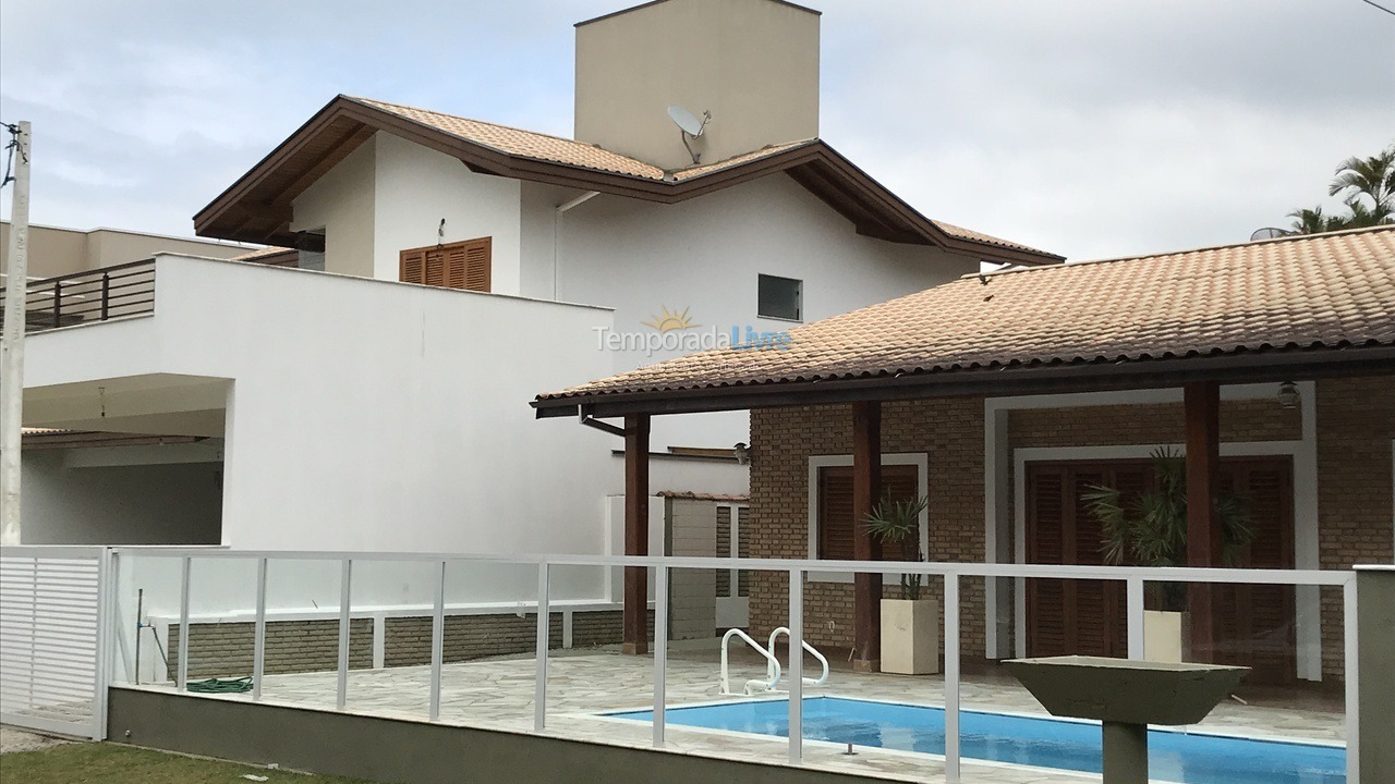 Casa para aluguel de temporada em Ubatuba (Lagoinha)