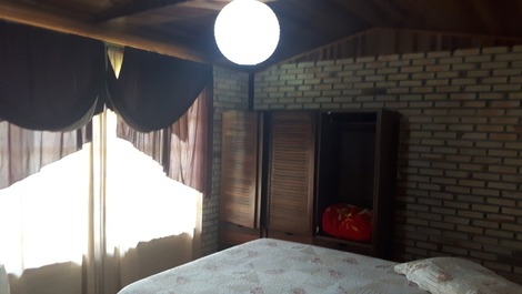 Beautiful house 5 bedrooms, 03 Bathrooms! Sleeps 13 people in beds