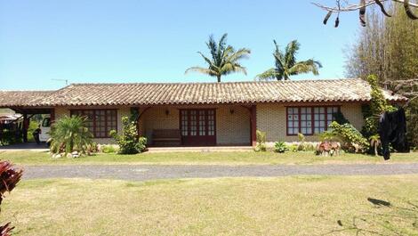 Beautiful house 5 bedrooms, 03 Bathrooms! Sleeps 13 people in beds