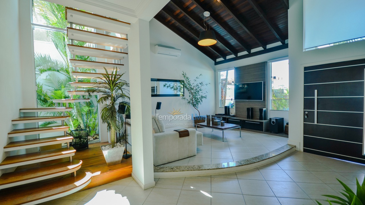 House for vacation rental in Bombinhas (Mariscal)