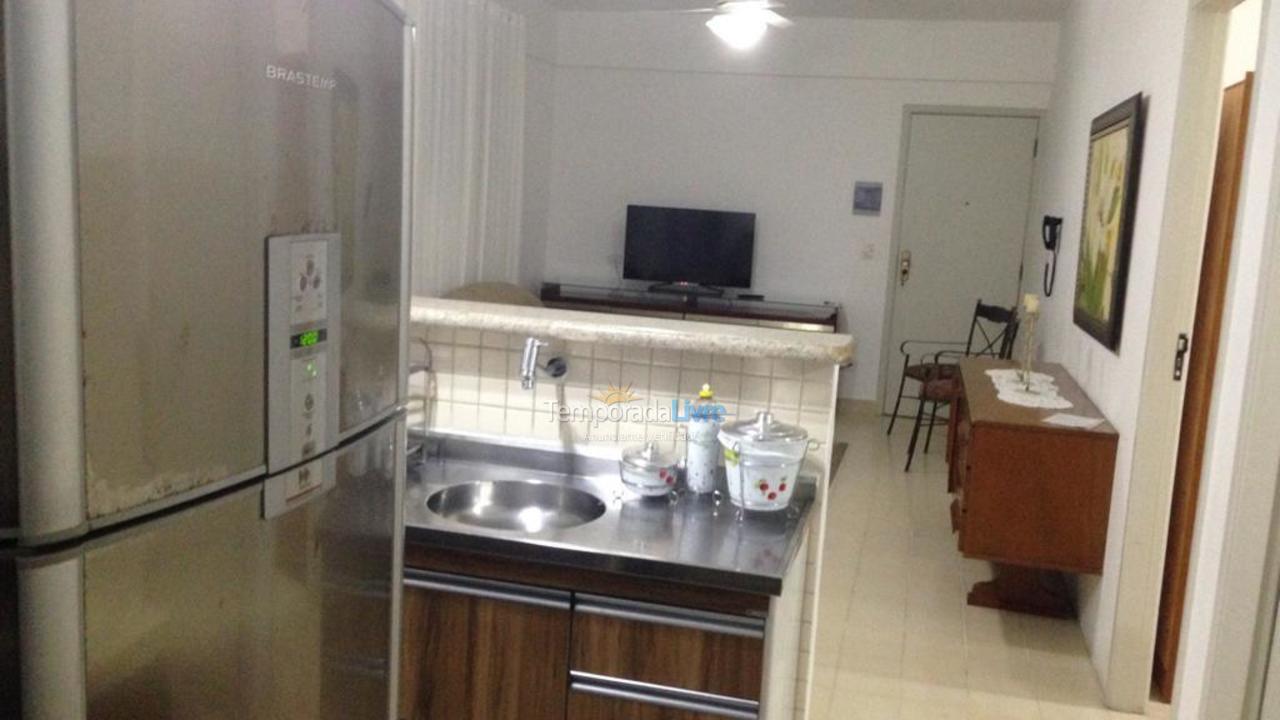Apartamento para aluguel de temporada em Guarujá (Pitangueiras)