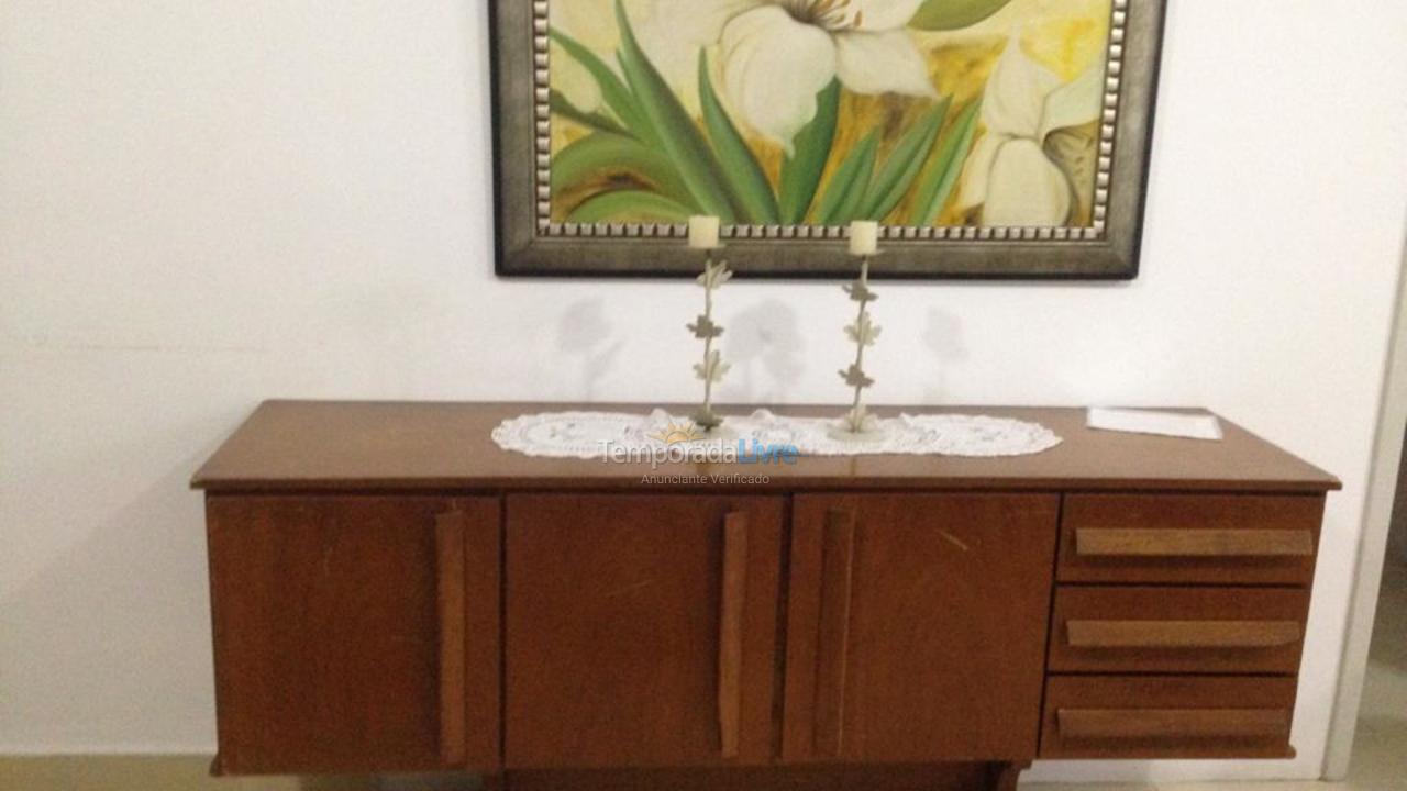 Apartamento para aluguel de temporada em Guarujá (Pitangueiras)