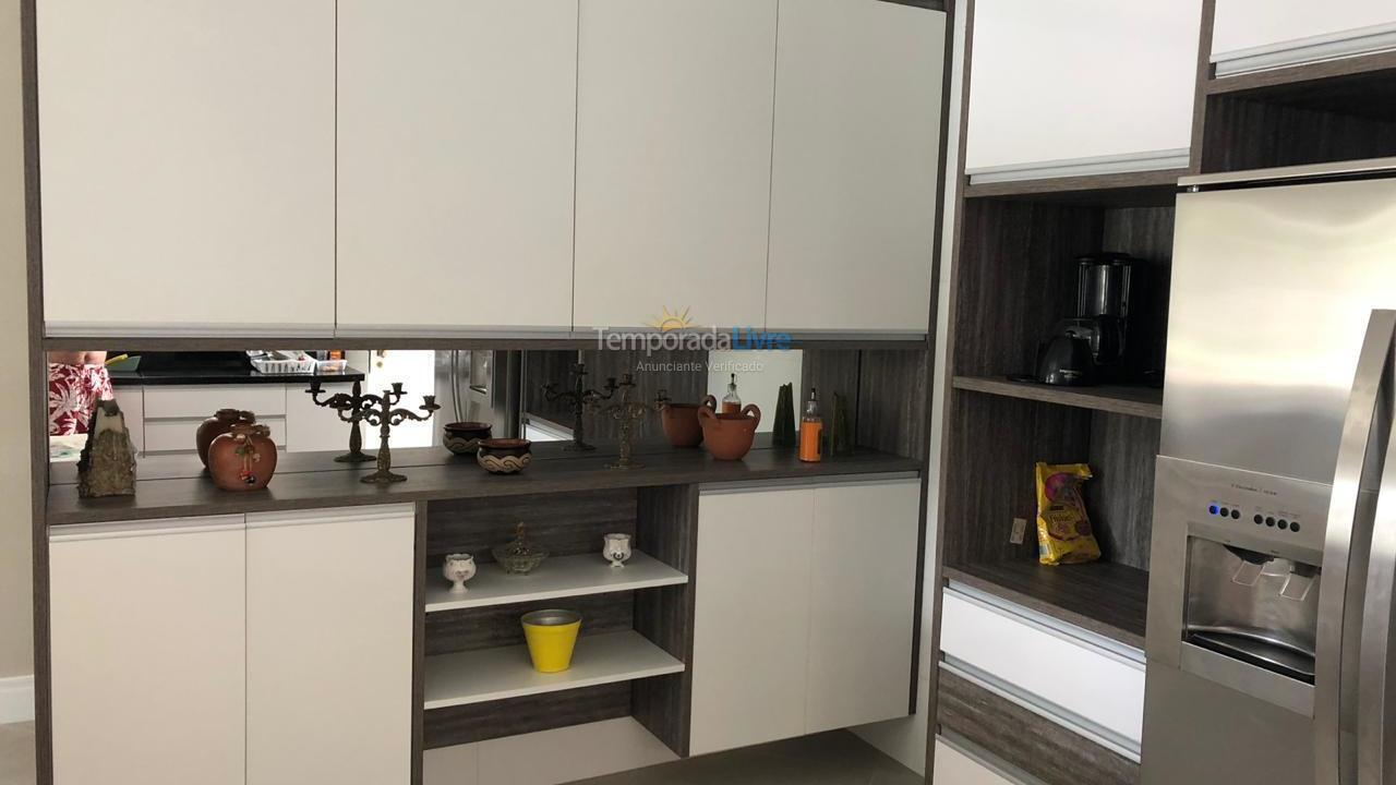 Casa para aluguel de temporada em Bertioga (Riviera de São Lourenço)