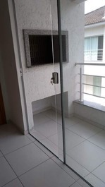 Varanda e churrasqueira