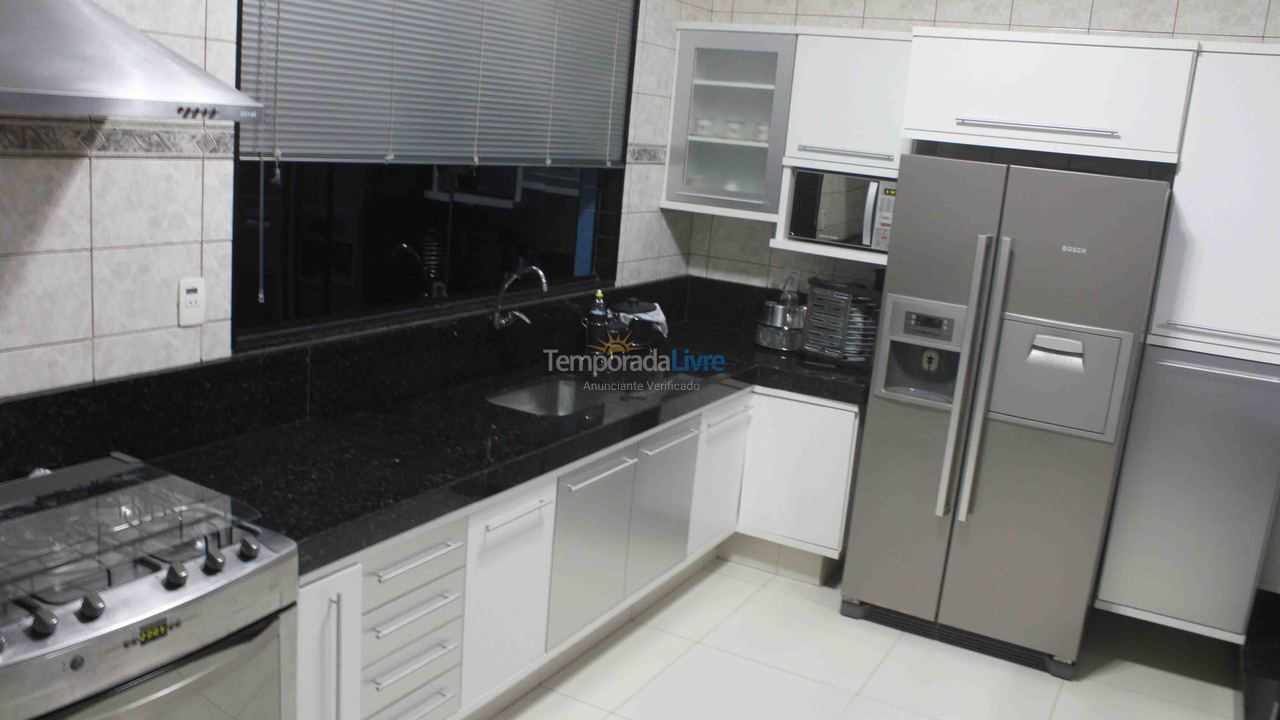 Casa para aluguel de temporada em Ubatuba (Maranduba)