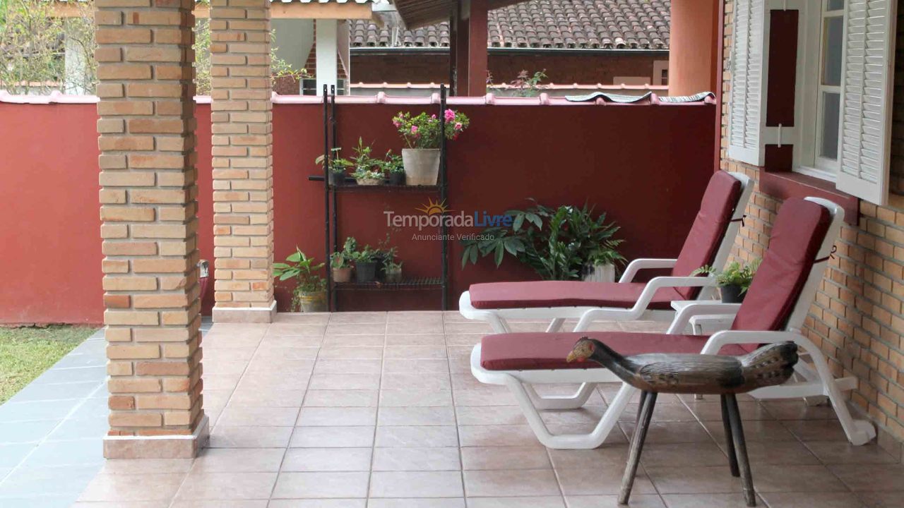 Casa para aluguel de temporada em Ubatuba (Maranduba)