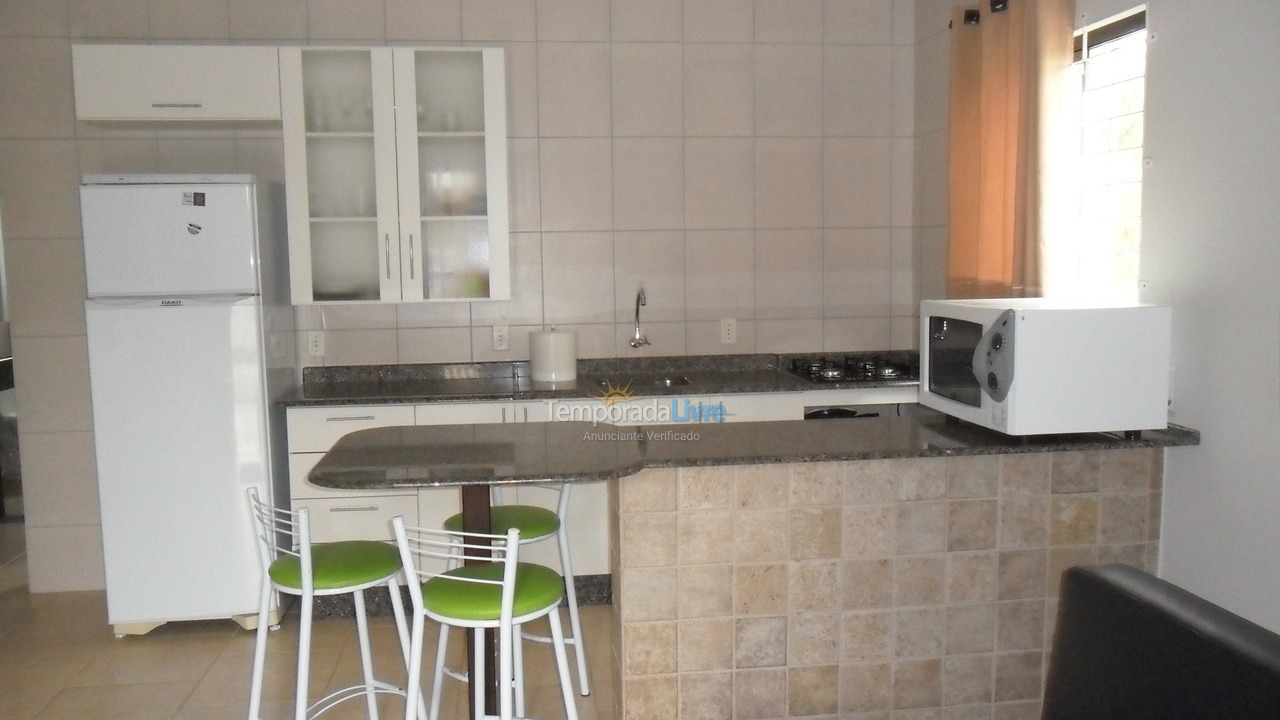 Apartamento para aluguel de temporada em Bombinhas (Praia de Zimbros)