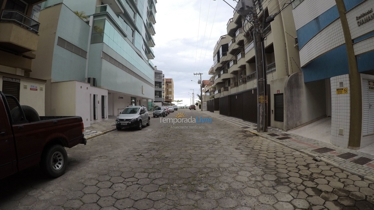 Apartamento para alquiler de vacaciones em Itapema (Meia Praia)