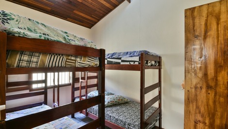 Great house with pool and Churraqueira