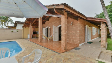 Aconchegante casa en la Playa Grande de Ubatuba