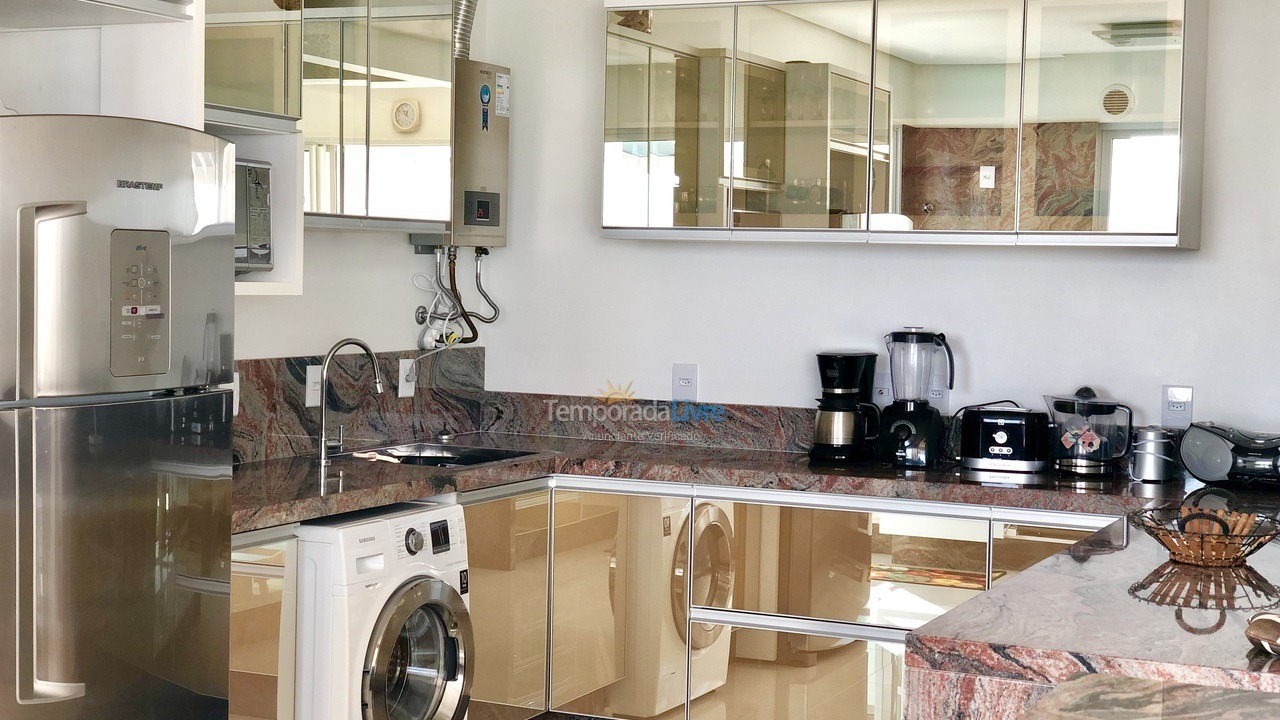 Apartamento para alquiler de vacaciones em Governador Celso Ramos (Praia de Palmas)