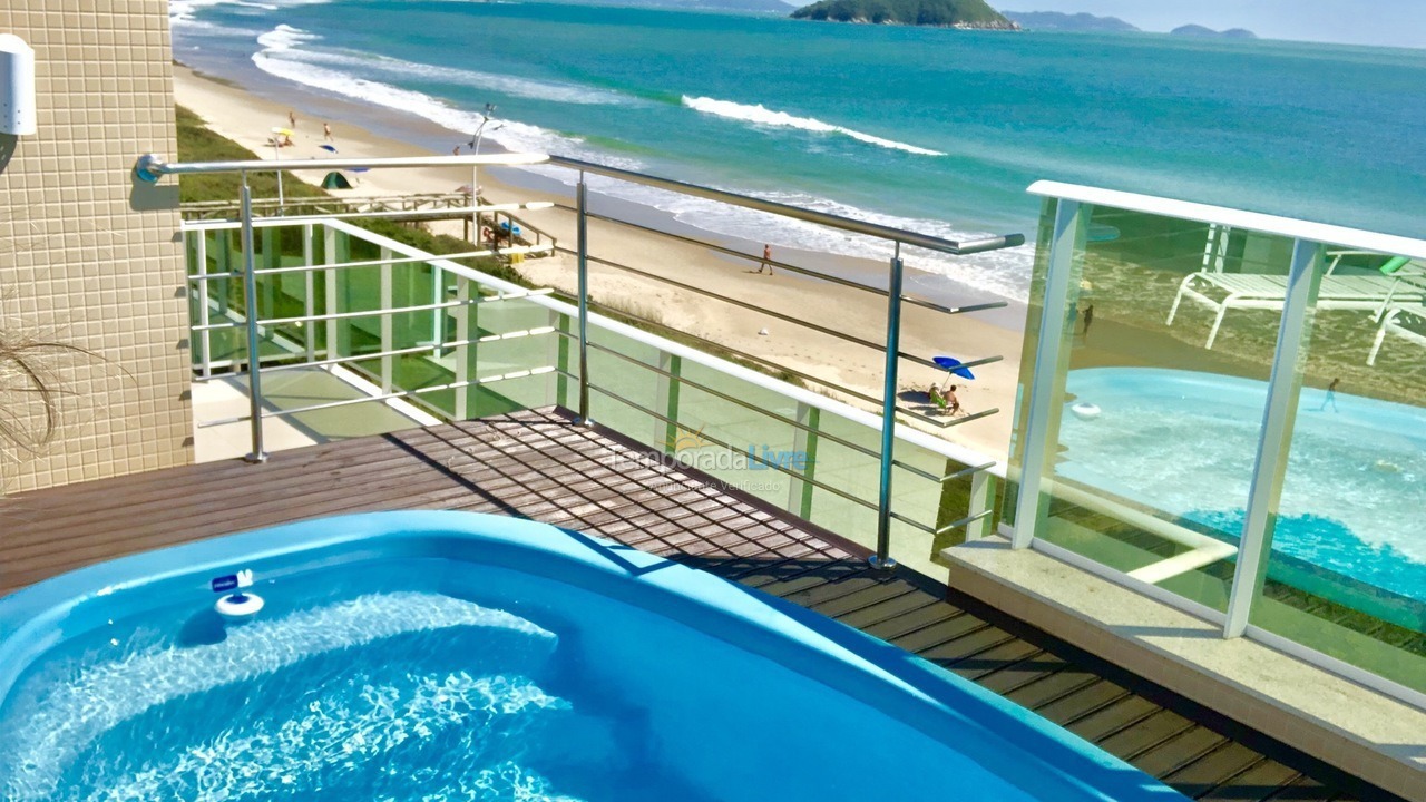 Apartamento para alquiler de vacaciones em Governador Celso Ramos (Praia de Palmas)