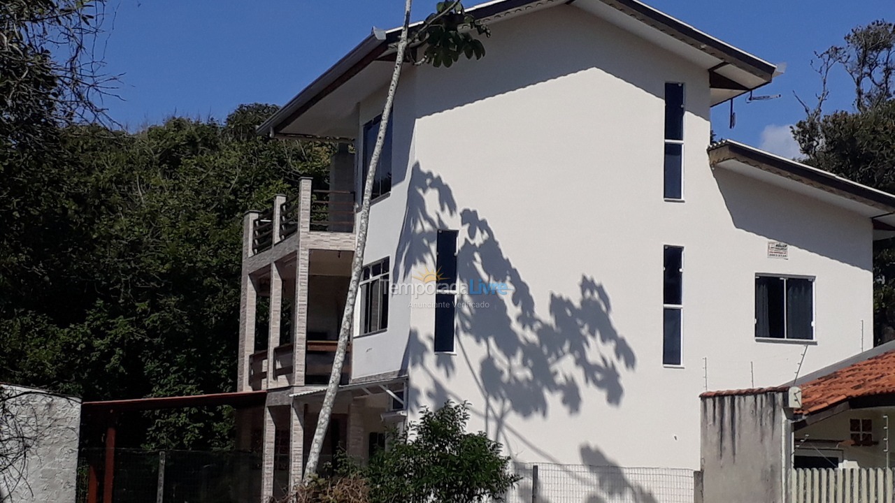 Apartamento para aluguel de temporada em Itapoá (Balneário Rio Gracioso)