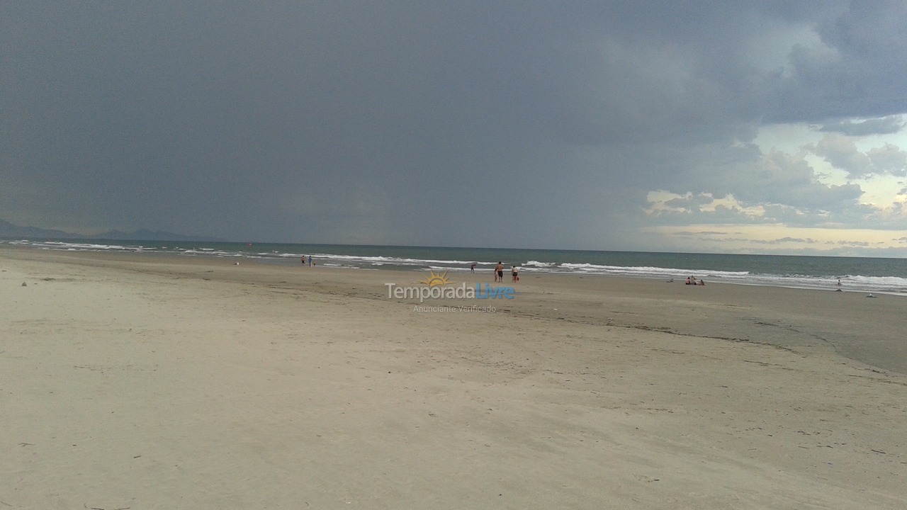 Apartamento para aluguel de temporada em Itapoá (Balneário Rio Gracioso)