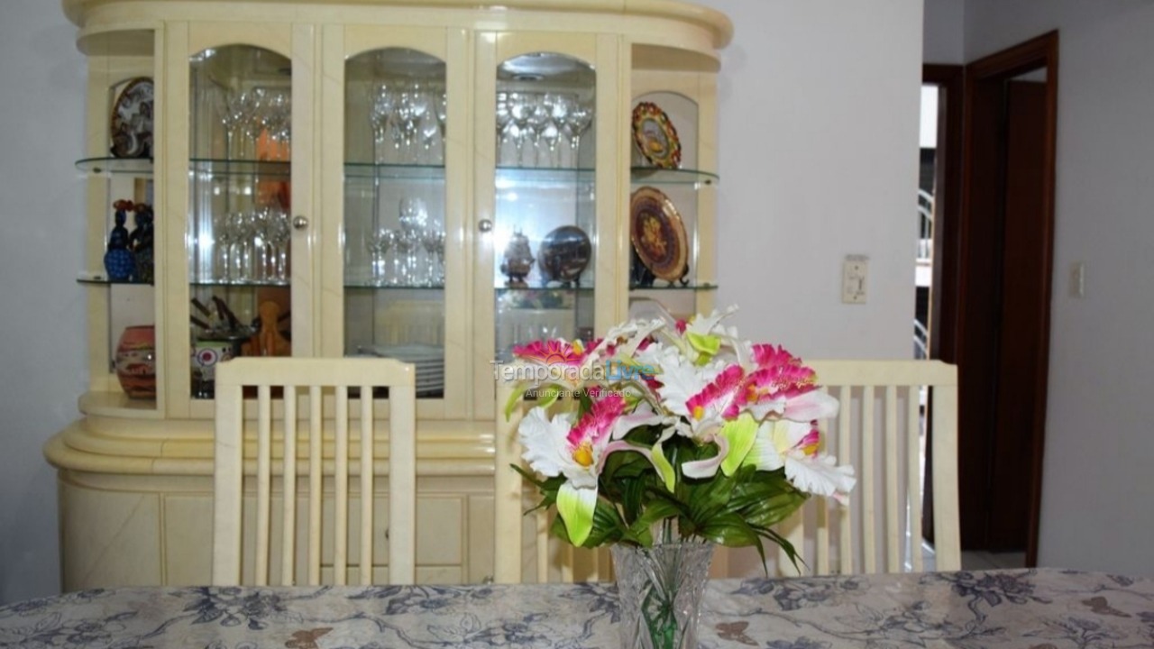 Apartamento para aluguel de temporada em Praia Grande (Guilhermina)