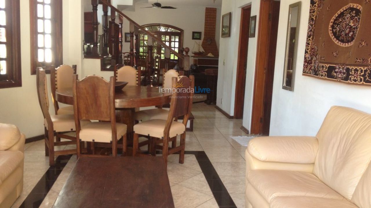 Casa para aluguel de temporada em Guarujá (Praia do Pernambuco)