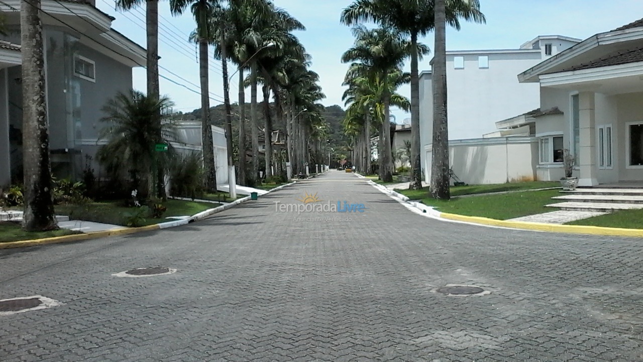 Casa para aluguel de temporada em Guarujá (Praia do Pernambuco)