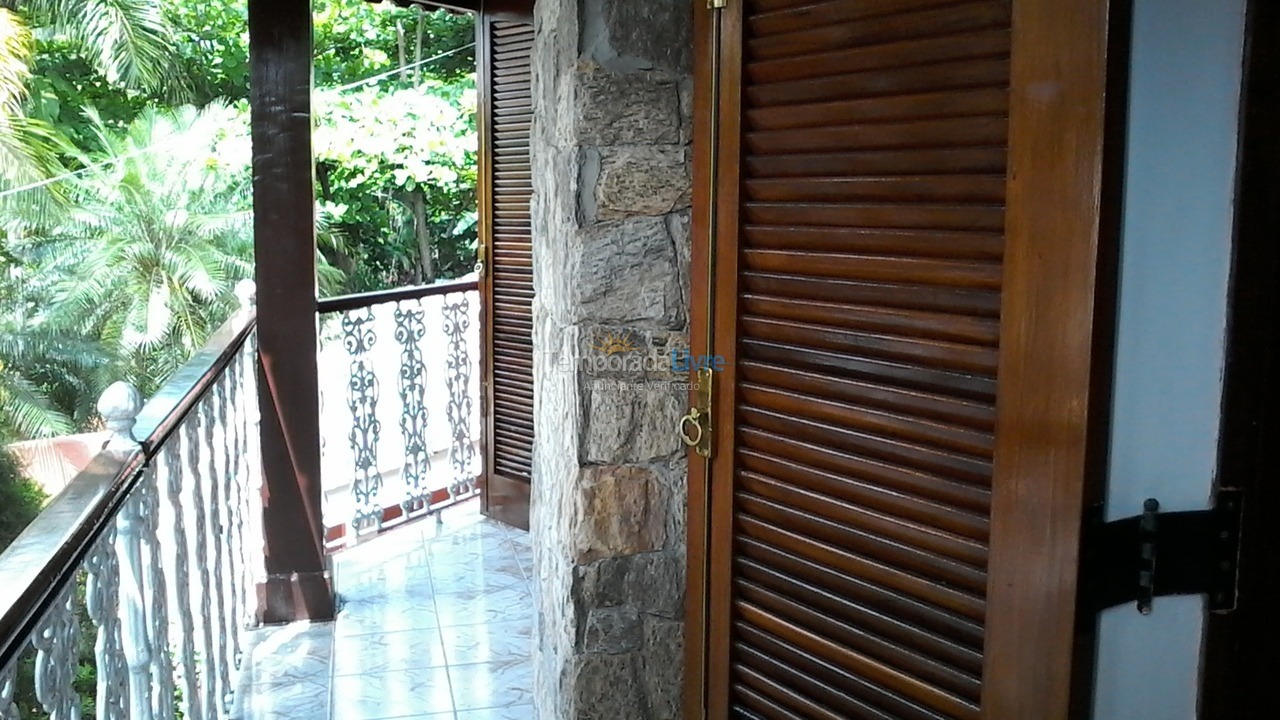 Casa para aluguel de temporada em Guarujá (Praia do Pernambuco)