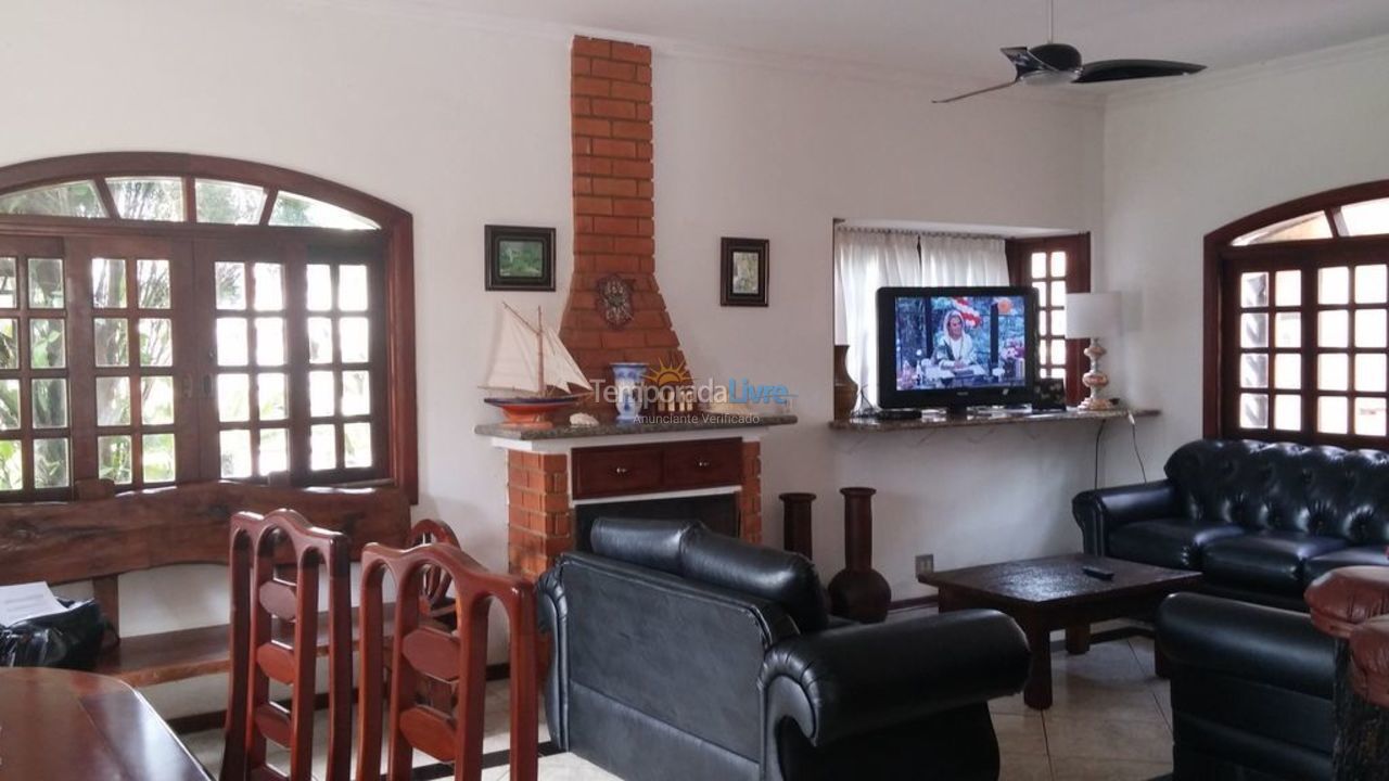 Casa para aluguel de temporada em Guarujá (Praia do Pernambuco)