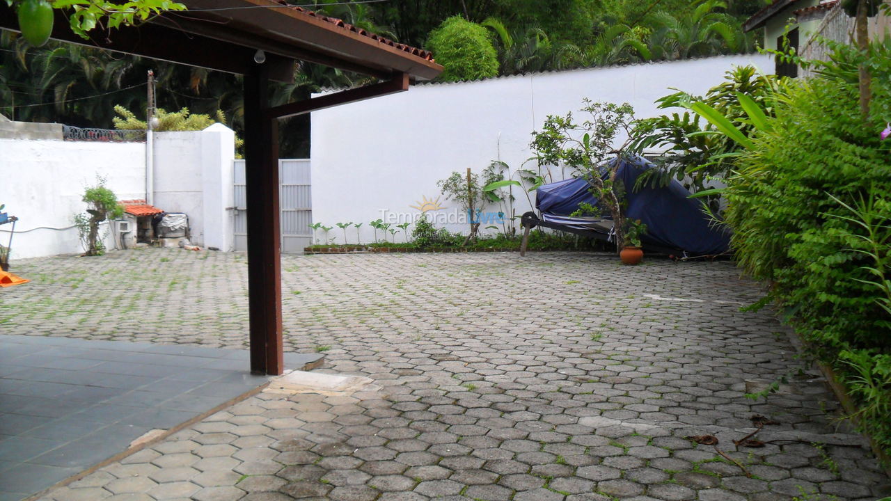 House for vacation rental in Ubatuba (Praia do Lázaro)