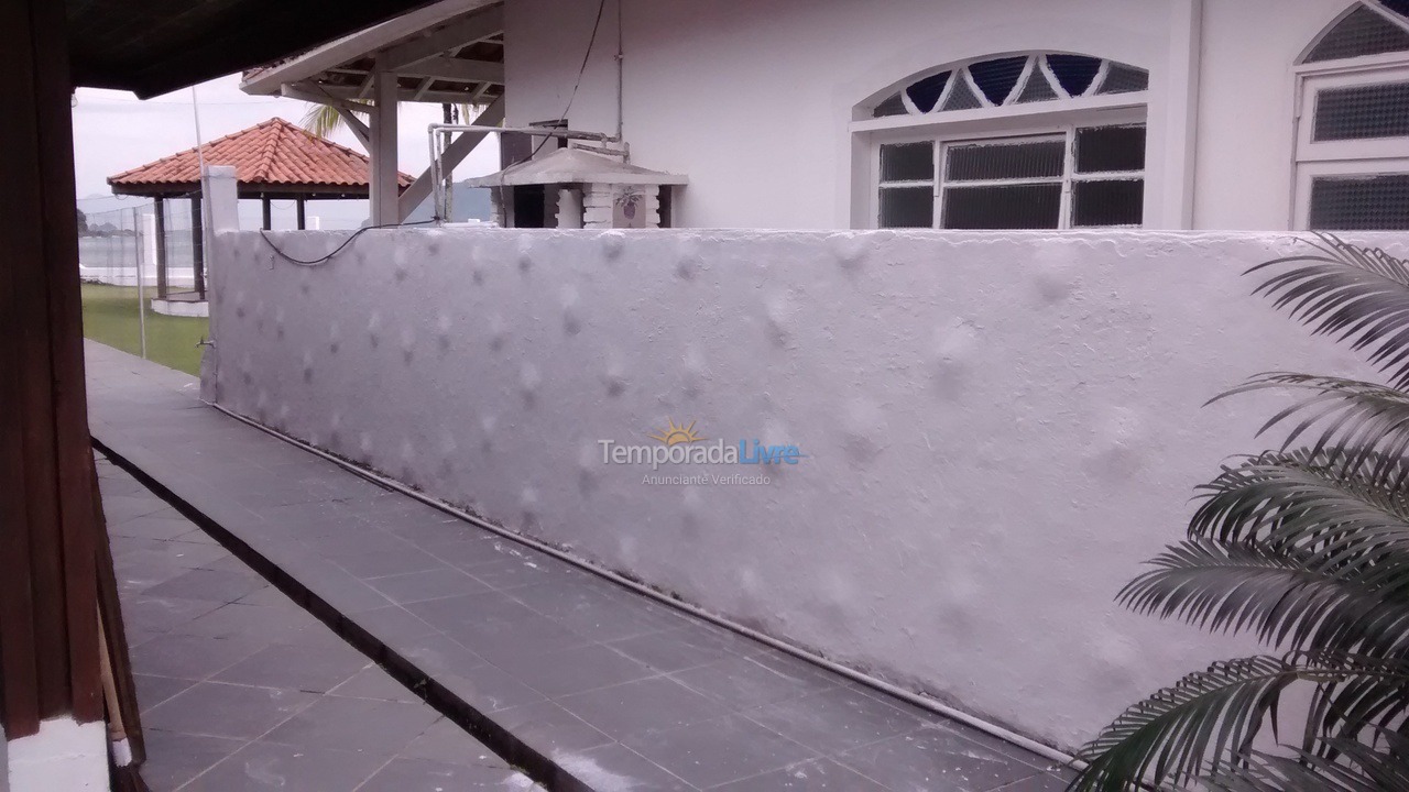 House for vacation rental in Ubatuba (Praia do Lázaro)