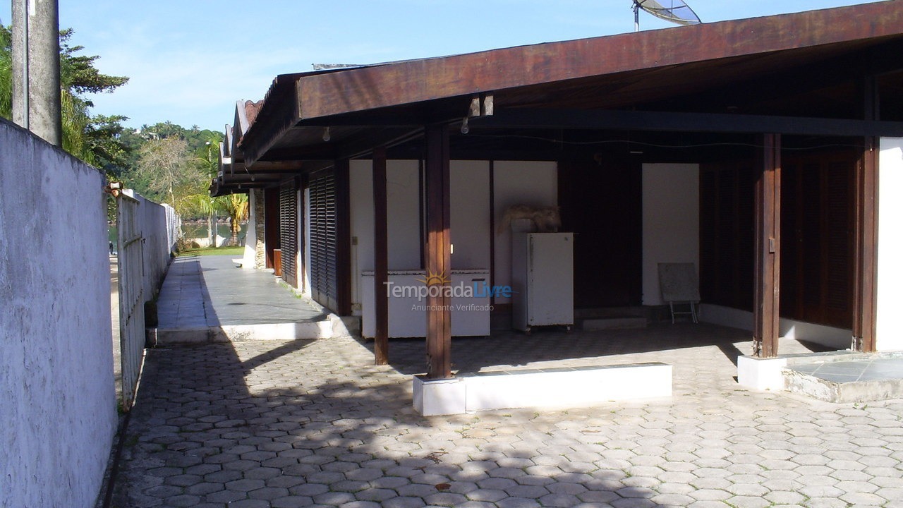 House for vacation rental in Ubatuba (Praia do Lázaro)