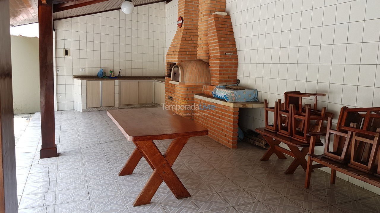 Casa para aluguel de temporada em Caraguatatuba (Prainha)