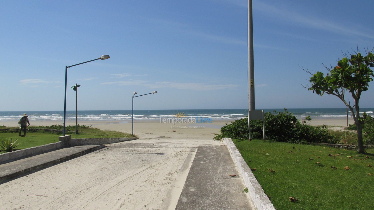 House for vacation rental in Bertioga (Praia de Guaratuba)