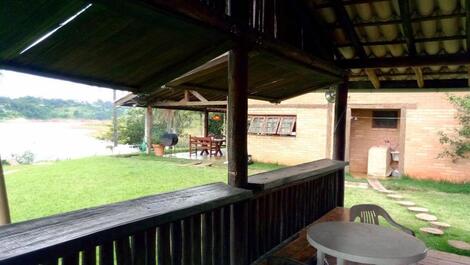 Chacara by the lake, boat ramp, pool, Spa, Smooke Ribs, Barbecue