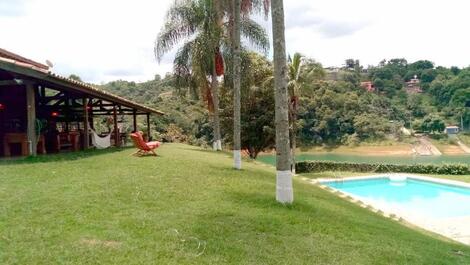 Chacara by the lake, boat ramp, pool, Spa, Smooke Ribs, Barbecue