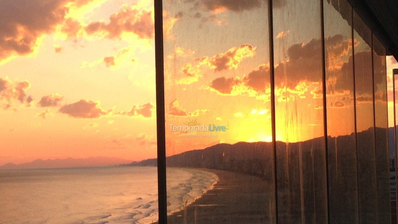 Apartamento para aluguel de temporada em Praia Grande (Guilhermina)