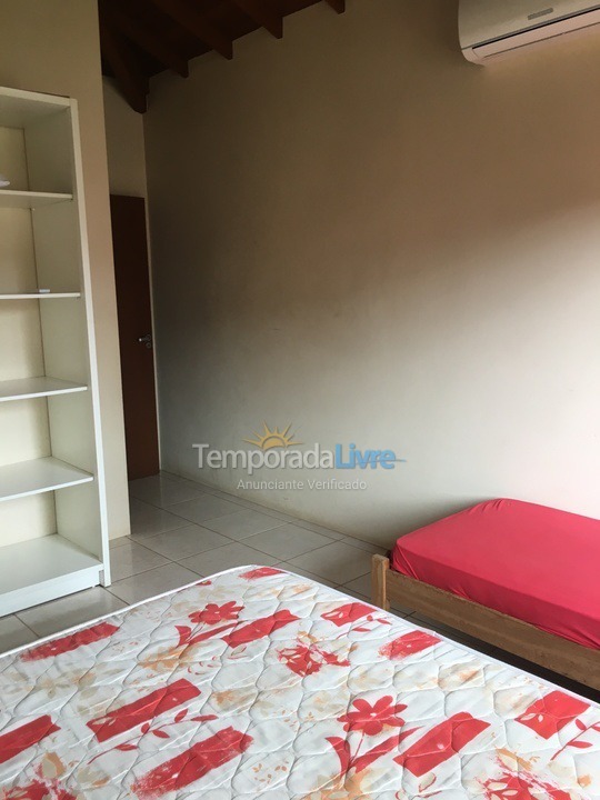 Casa para alquiler de vacaciones em Garopaba (Praia da Ferrugem)