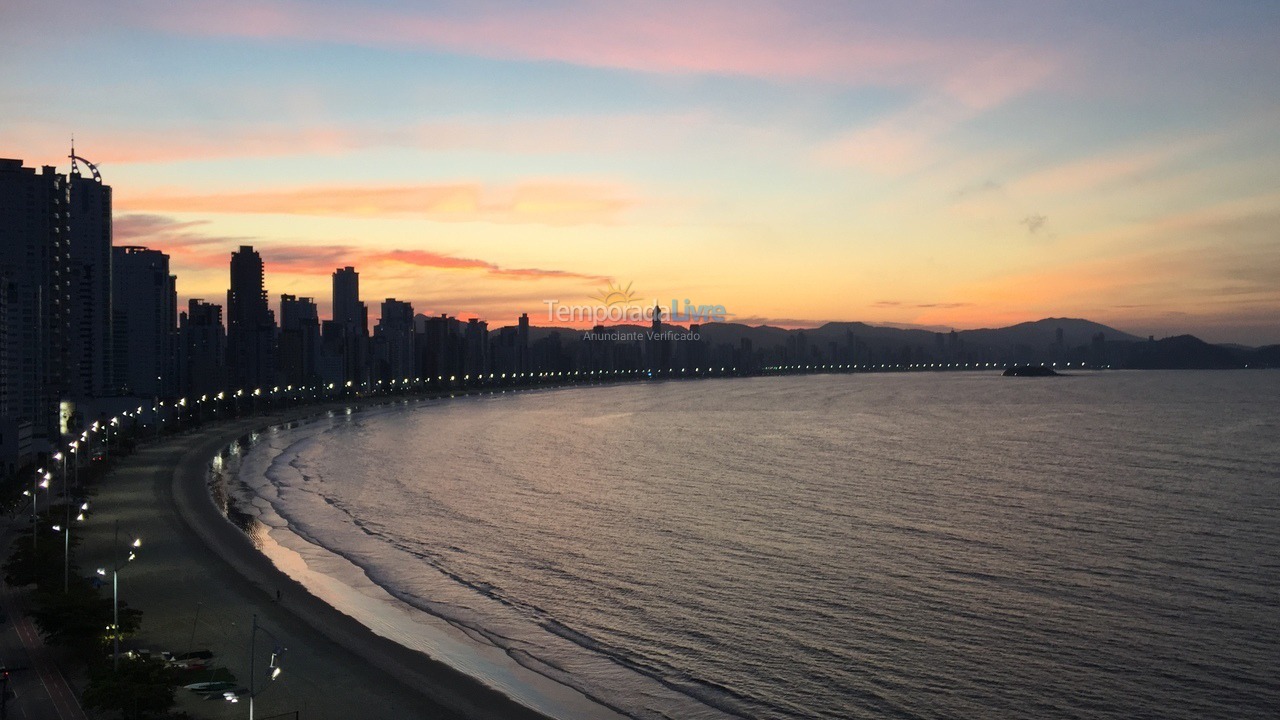 Apartamento para aluguel de temporada em Balneário Camboriú (Praia Central)