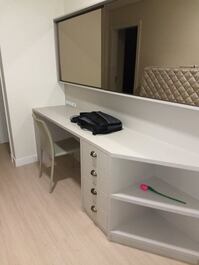 Apt on top floor with 4 newly furnished suites 60 m from the beach