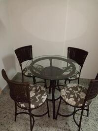 Apt on top floor with 4 newly furnished suites 60 m from the beach