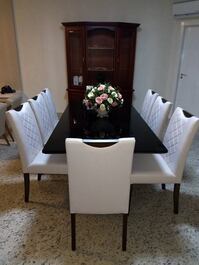 Apt on top floor with 4 newly furnished suites 60 m from the beach