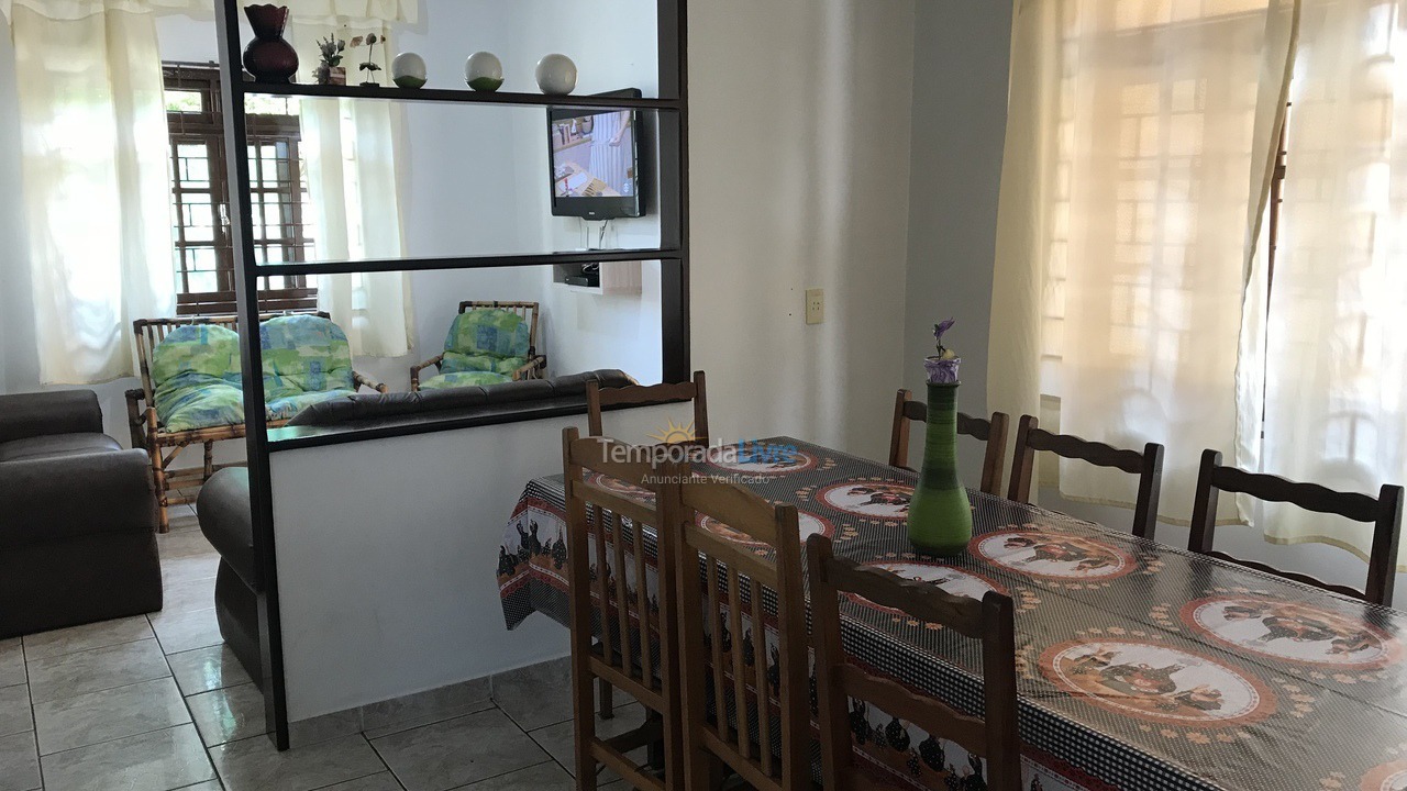 Casa para aluguel de temporada em São Francisco do Sul (Enseada)