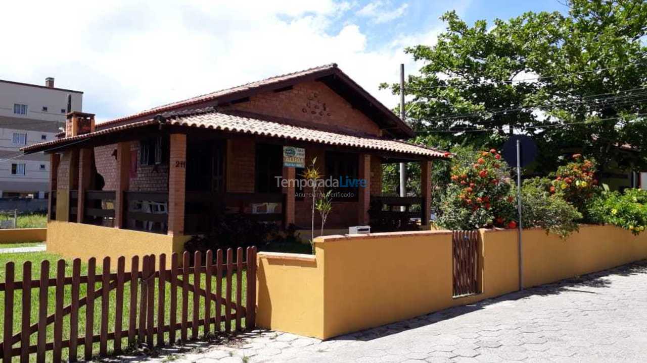 House for vacation rental in Bombinhas (Praia de Bombinhas)