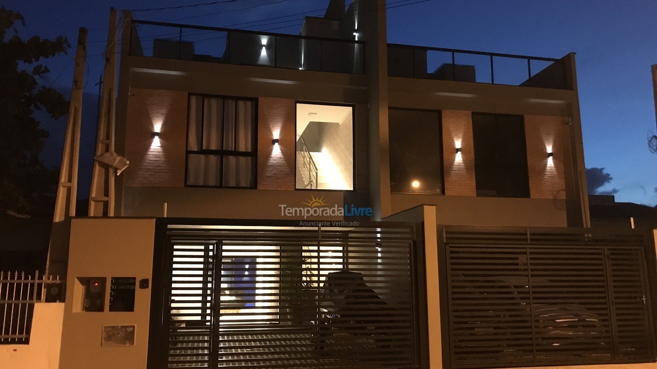 Casa para aluguel de temporada em São Francisco do Sul (Prainha)