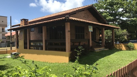 Your place in paradise... a block from the sea, do not use the car for anything.