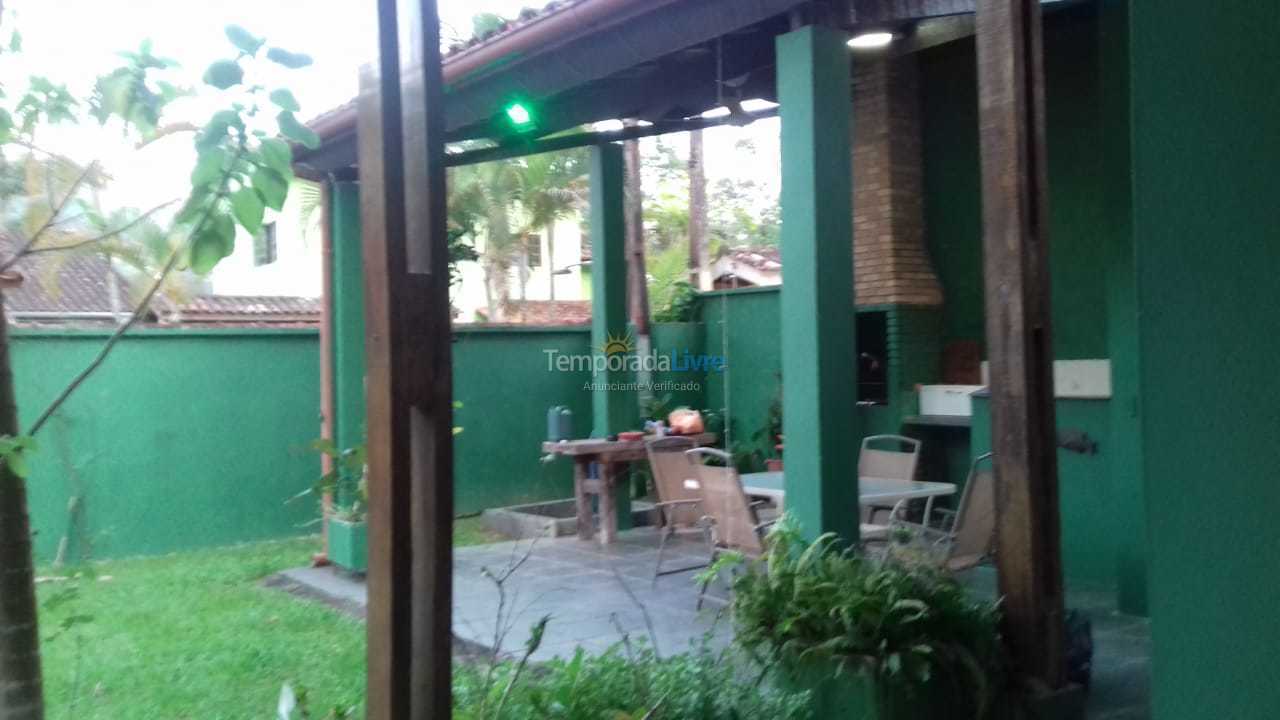 Casa para aluguel de temporada em Ubatuba (Pereque Mirim)