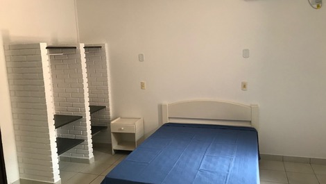 VILA DA PRAIA, LINDOS APTOS -150 METROS DA PRAIA DA LAGOINHA-UBATUBA!