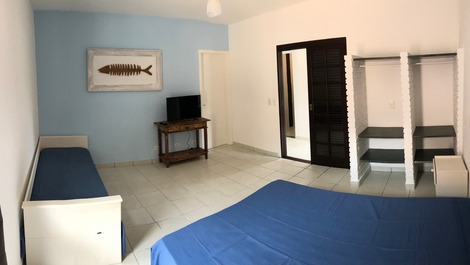 VILA DA PRAIA, LINDOS APTOS -150 METROS DA PRAIA DA LAGOINHA-UBATUBA!