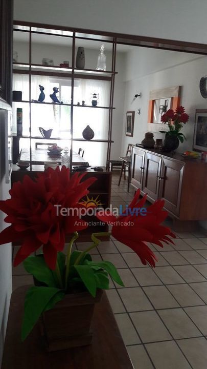 Apartamento para aluguel de temporada em Guarujá (Pitangueiras)