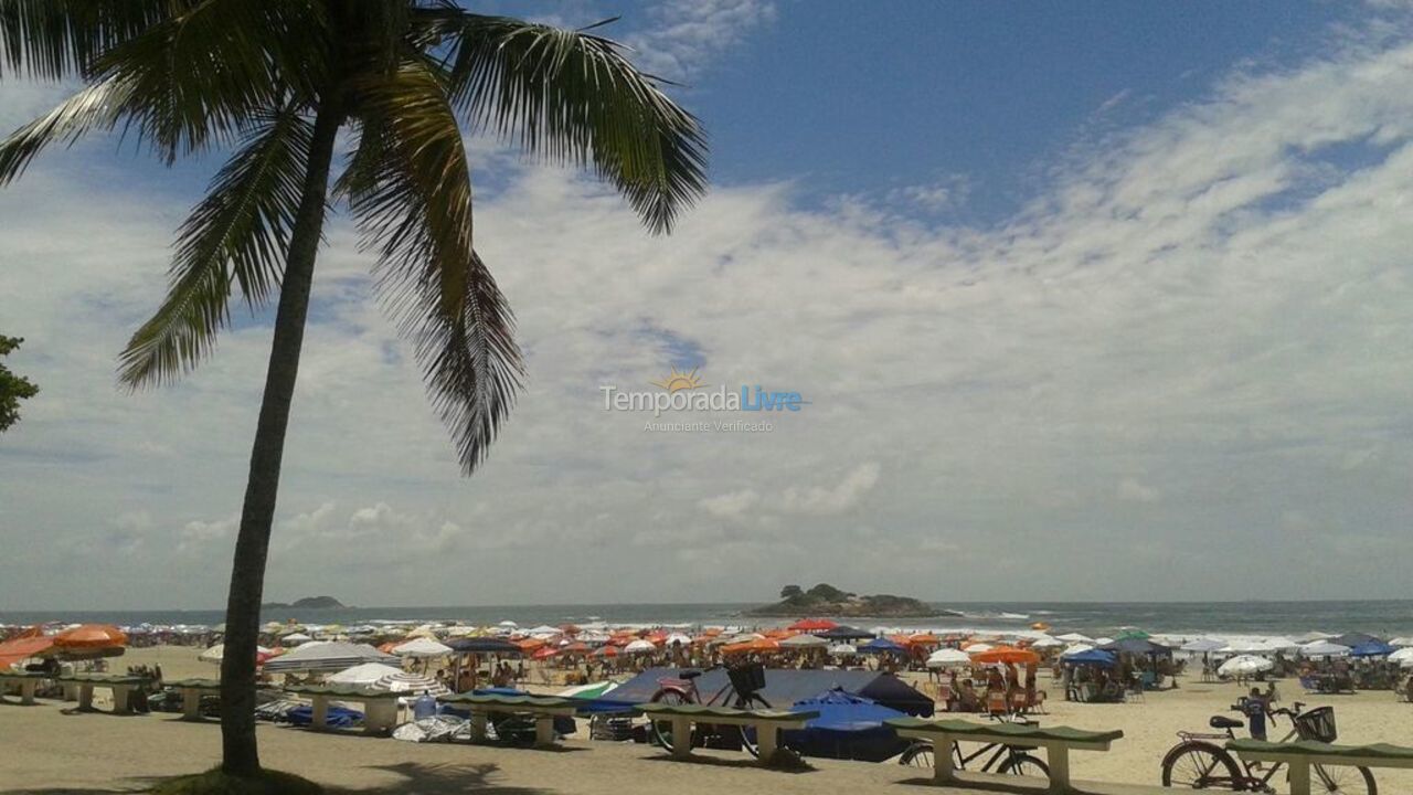 Apartamento para aluguel de temporada em Guarujá (Pitangueiras)